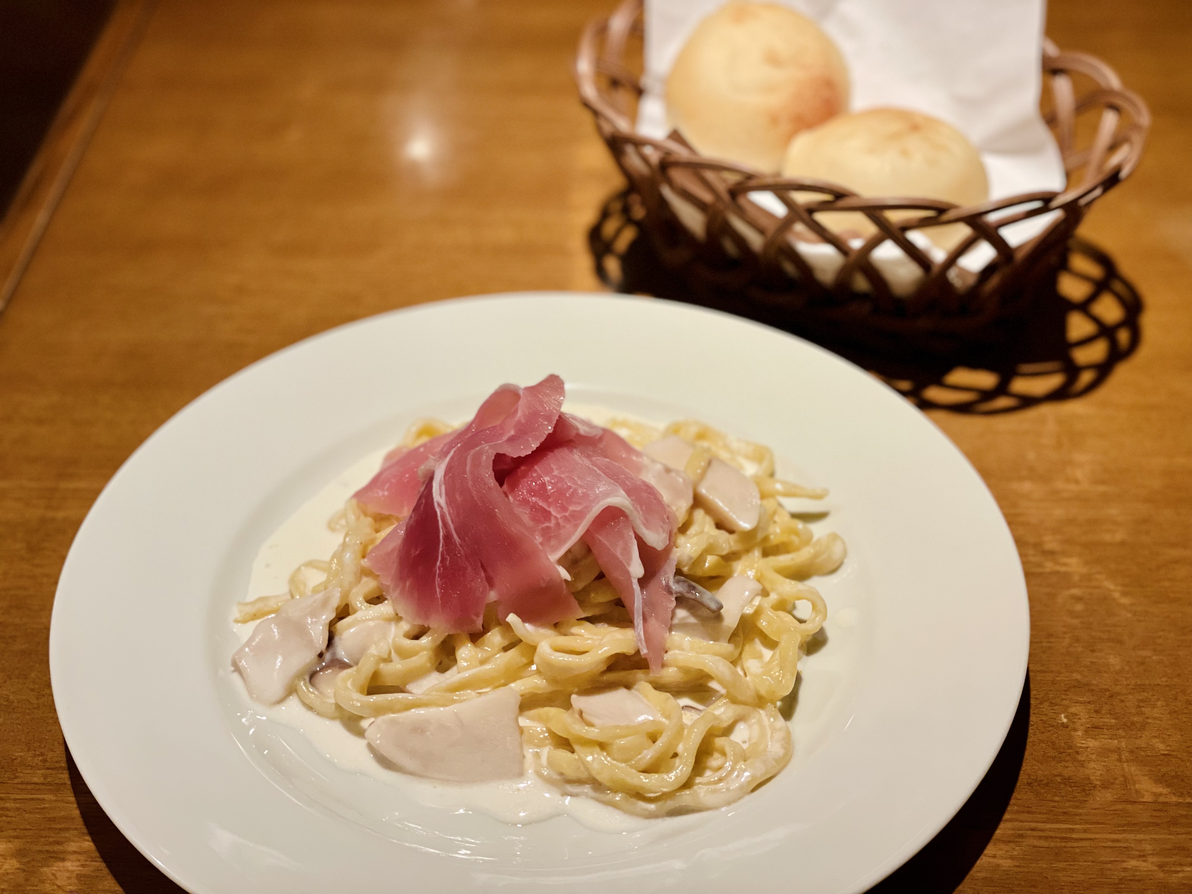 クリームソースパスタ